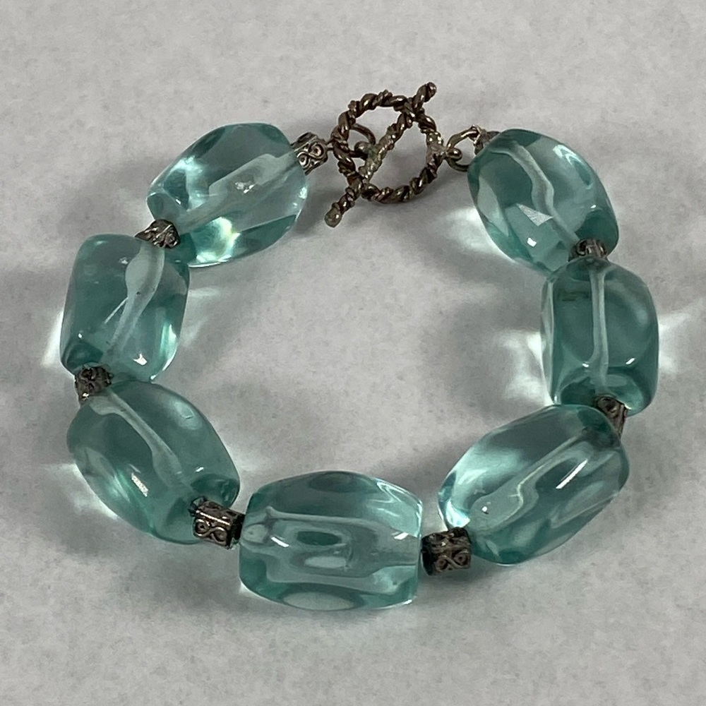 Vintage Blue glass and silver tone metal bracelet exquisite!Formal eveni…